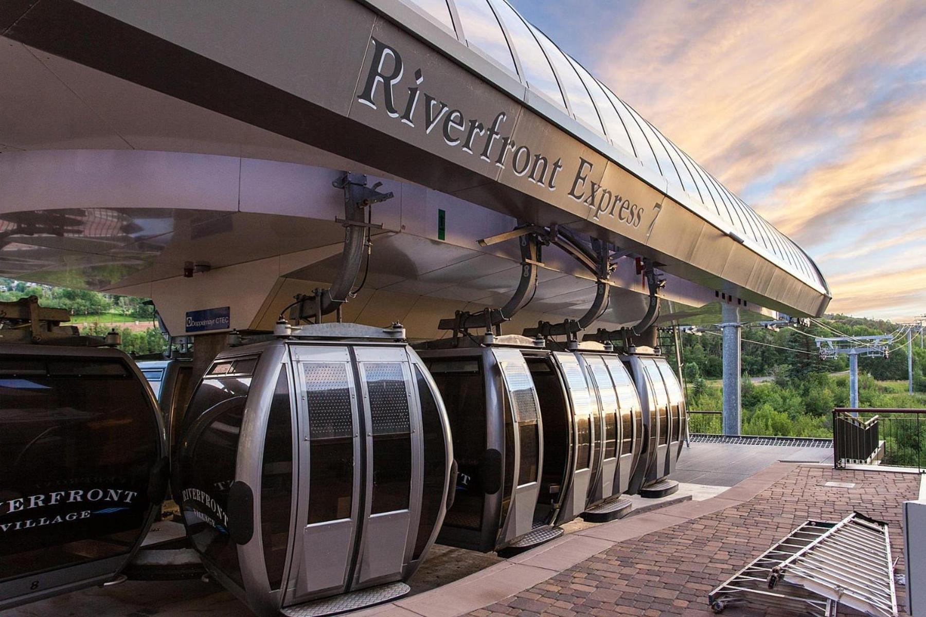 Pop Art Villa Riverfront Avon Exterior foto